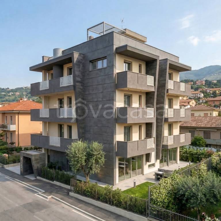 appartamento in vendita a Verona in zona Valdonega