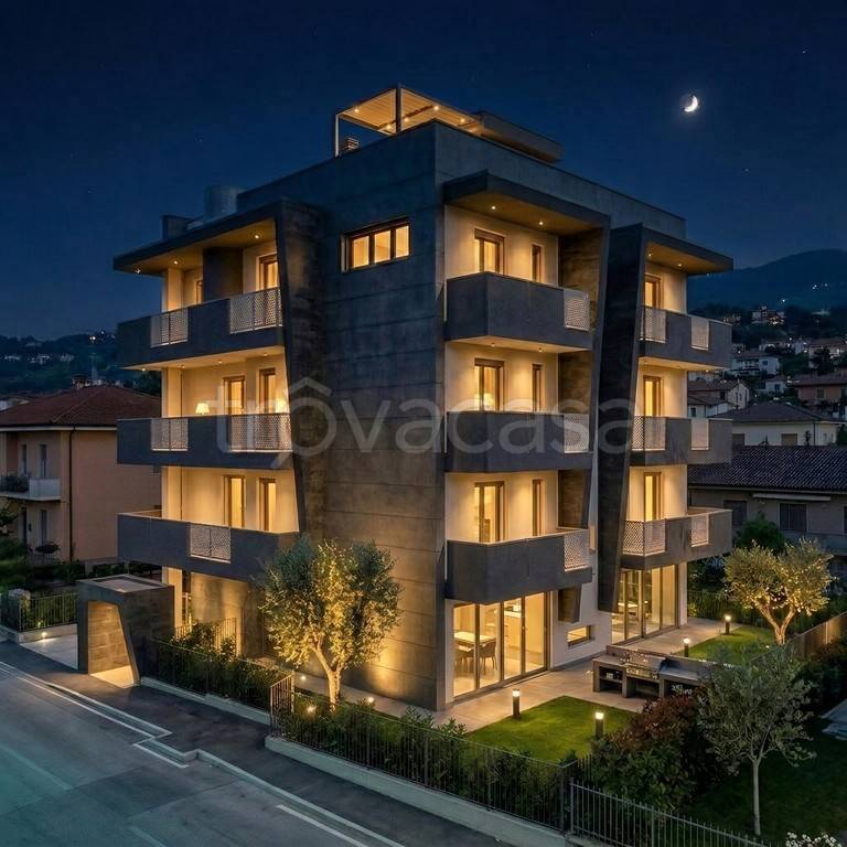 appartamento in vendita a Verona in zona Valdonega