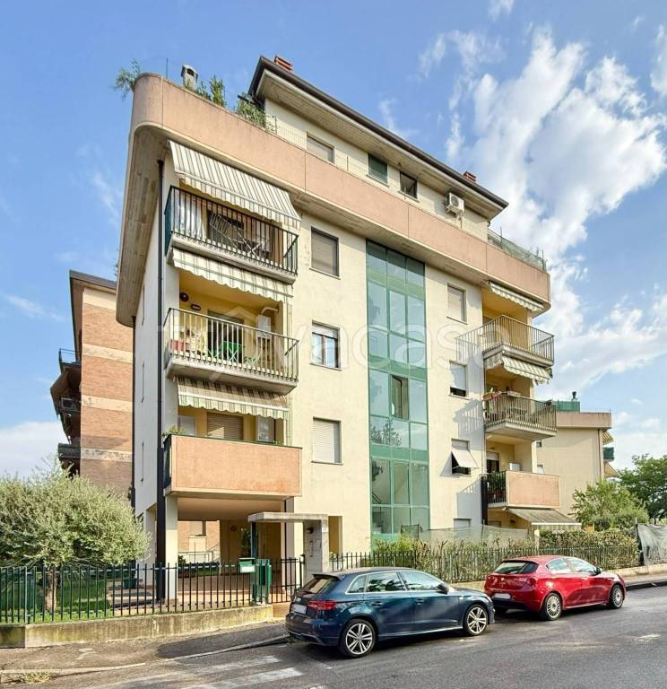 appartamento in vendita a Verona in zona Santa Lucia