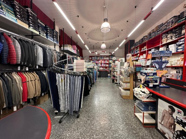 negozio in vendita a Verona in zona Borgo Trento