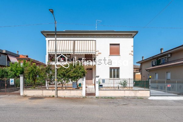 casa indipendente in vendita a Verona in zona San Massimo all'Adige