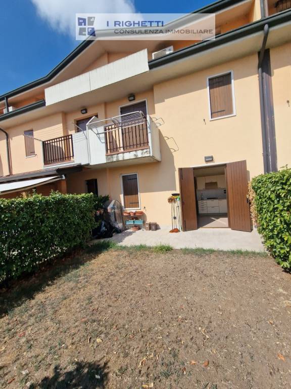 casa indipendente in vendita a Verona in zona Cadidavid