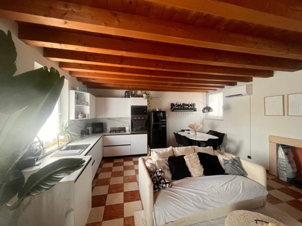 appartamento in vendita a Verona in zona Borgo Milano