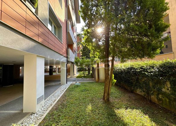 appartamento in vendita a Verona in zona Valdonega
