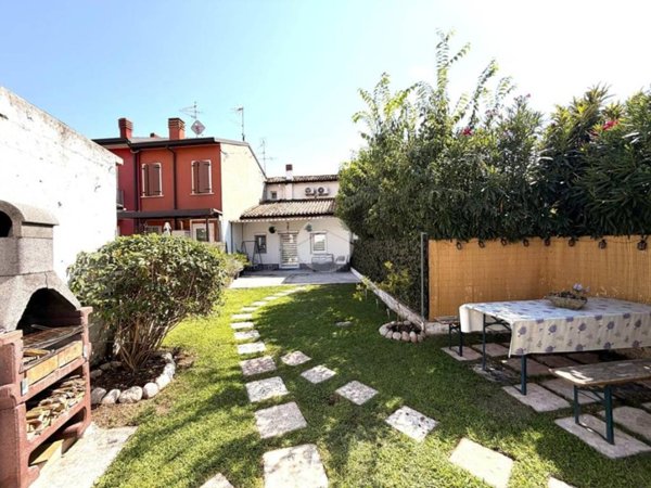 casa indipendente in vendita a Verona in zona Cadidavid