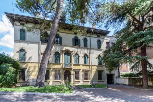 appartamento in vendita a Verona in zona Cittadella