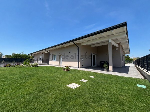 casa indipendente in vendita a Verona in zona Borgo Roma