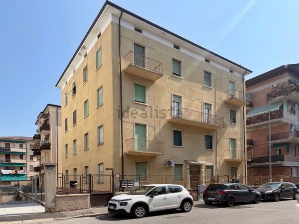 appartamento in vendita a Verona in zona Borgo Roma