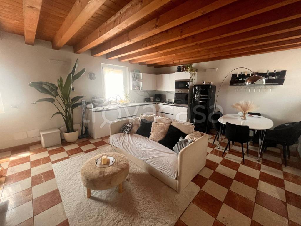 appartamento in vendita a Verona in zona Borgo Milano