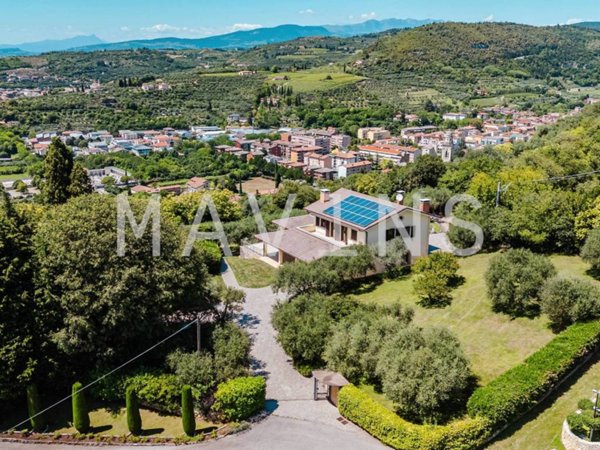 casa indipendente in vendita a Verona in zona Avesa