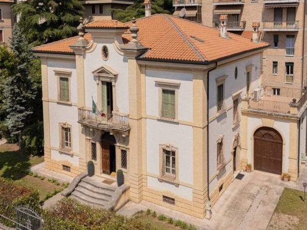 casa indipendente in vendita a Verona in zona Borgo Trento