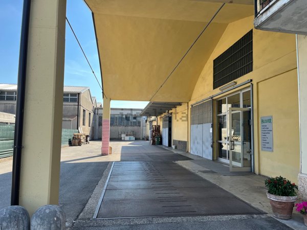 ufficio in vendita a Verona in zona Borgo Roma
