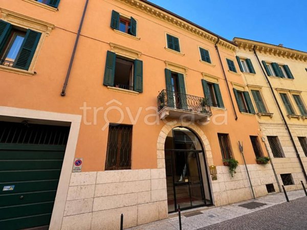 appartamento in vendita a Verona in zona Centro Storico