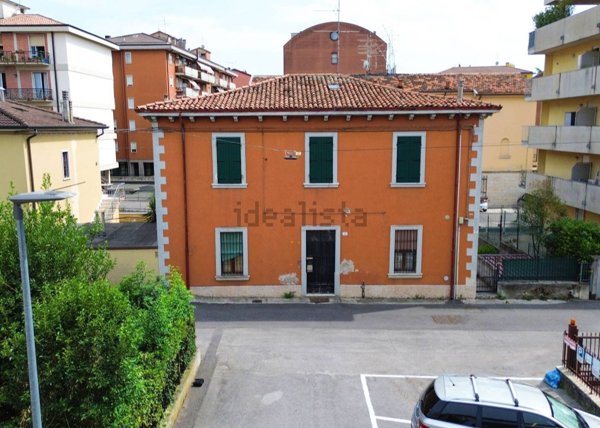 casa indipendente in vendita a Verona in zona Borgo Roma