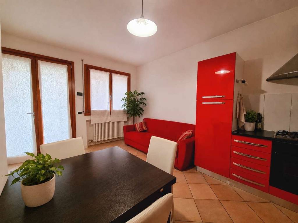 appartamento in vendita a Verona in zona Valdonega