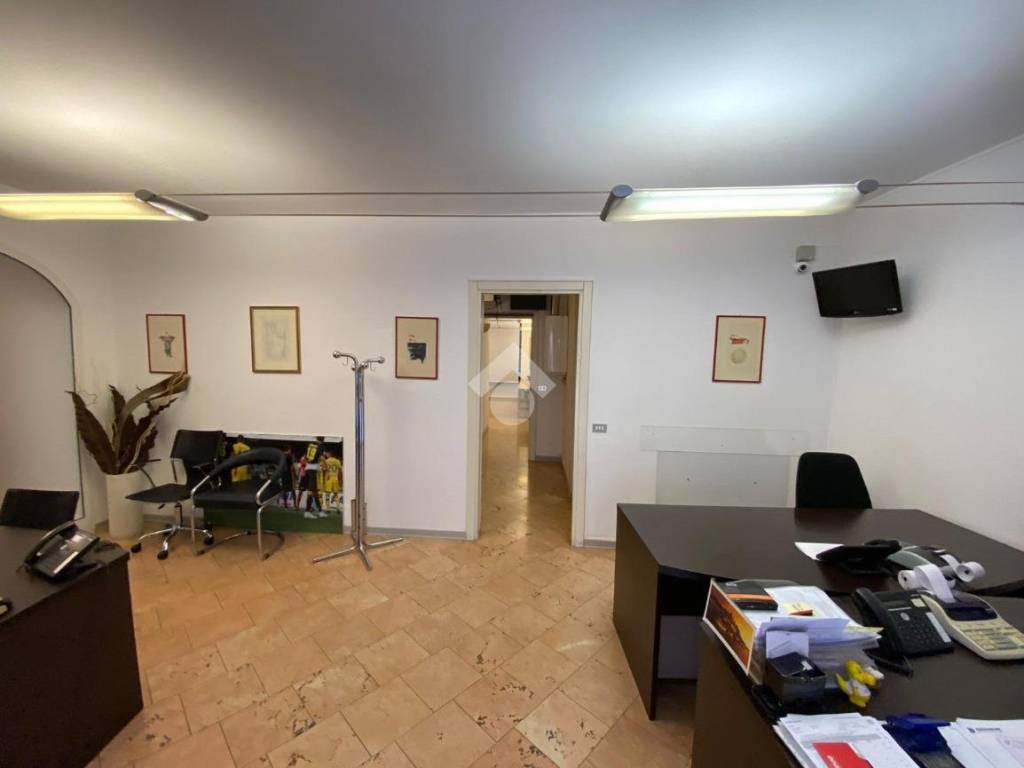 ufficio in vendita a Verona in zona Centro Storico