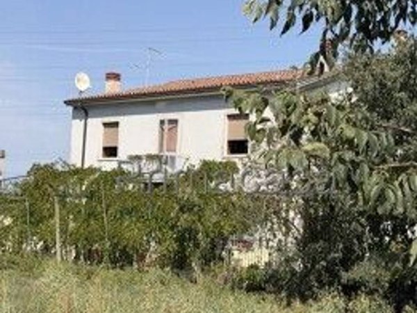 appartamento in vendita a Verona in zona Santa Lucia
