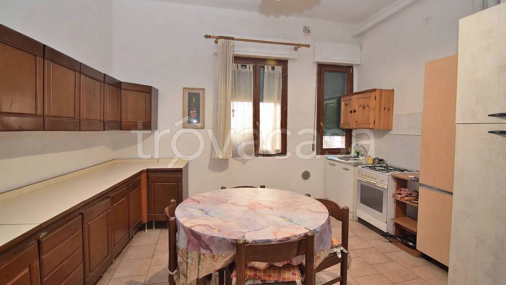 appartamento in vendita a Verona in zona Borgo Roma