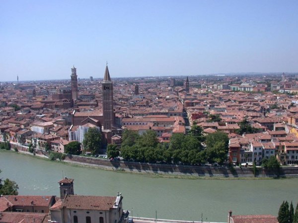 negozio in vendita a Verona in zona Borgo Roma