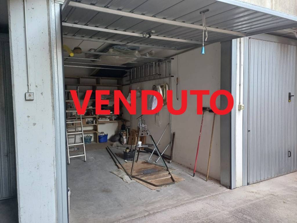 box auto in vendita a Verona in zona San Massimo all'Adige