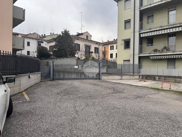 box auto in vendita a Verona in zona Borgo Venezia / Borgo Trieste
