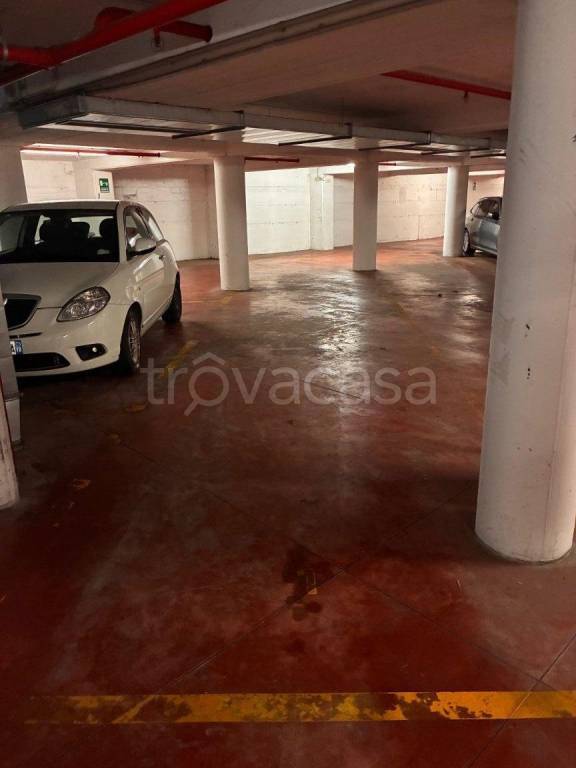 box auto in vendita a Verona in zona Veronetta