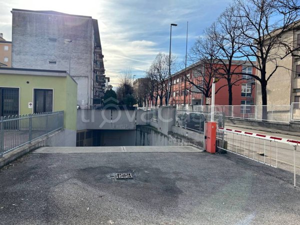 box auto in vendita a Verona in zona Borgo Roma
