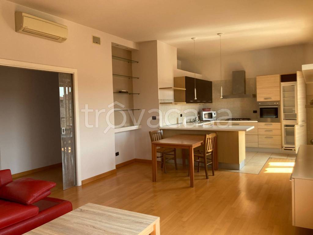 appartamento in vendita a Verona in zona Borgo Roma