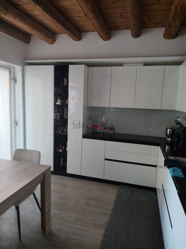 casa indipendente in vendita a Verona in zona Cadidavid
