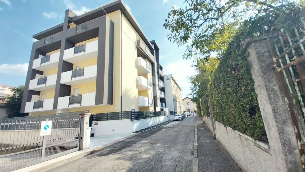 appartamento in vendita a Verona in zona Borgo Milano