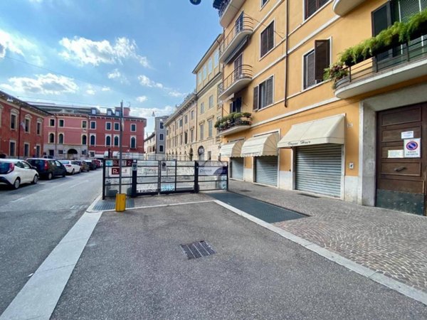 box auto in vendita a Verona in zona Centro Storico