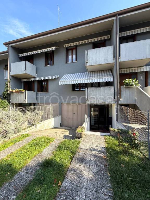 casa indipendente in vendita a Verona in zona Chievo