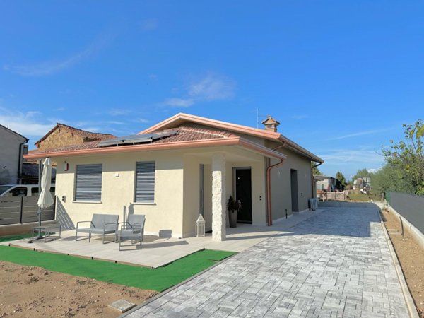 casa indipendente in vendita a Veronella