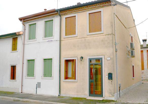 casa indipendente in vendita a Veronella in zona San Gregorio
