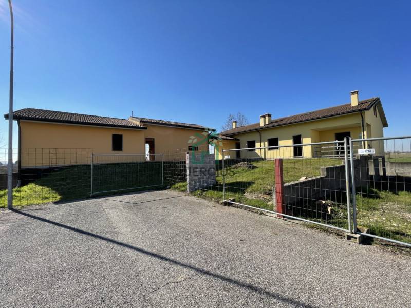 casa indipendente in vendita a Veronella