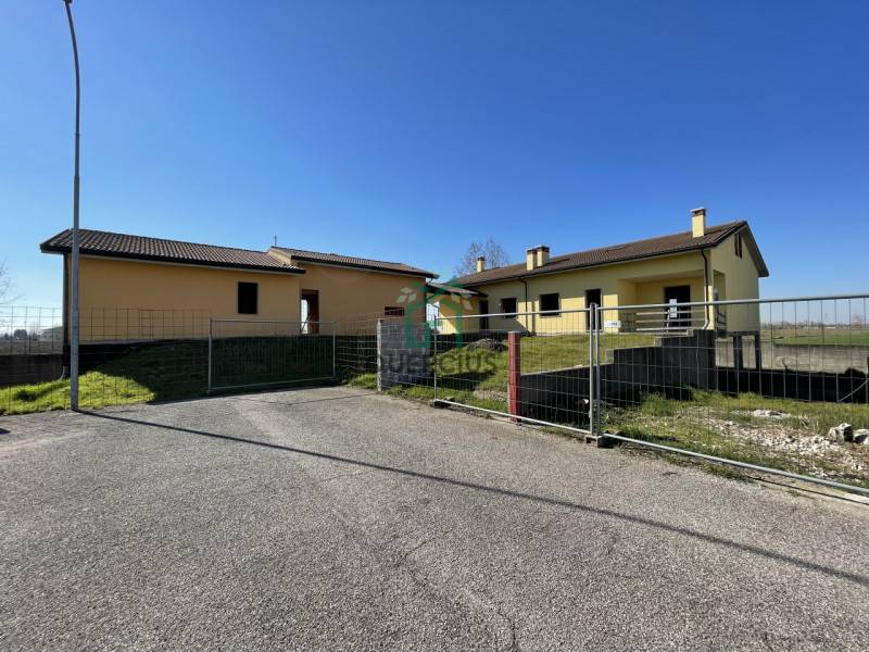 casa indipendente in vendita a Veronella