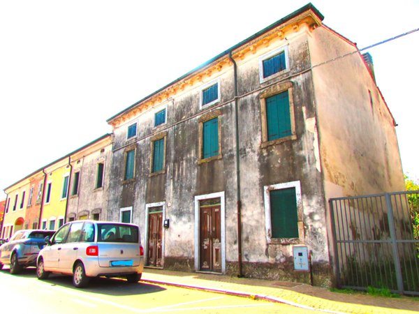 casa semindipendente in vendita a Veronella