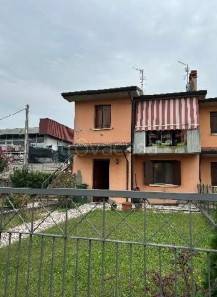 casa indipendente in vendita a Veronella in zona San Gregorio