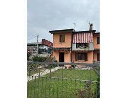 appartamento in vendita a Veronella in zona San Gregorio