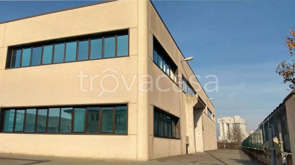 locale commerciale in vendita a Veronella