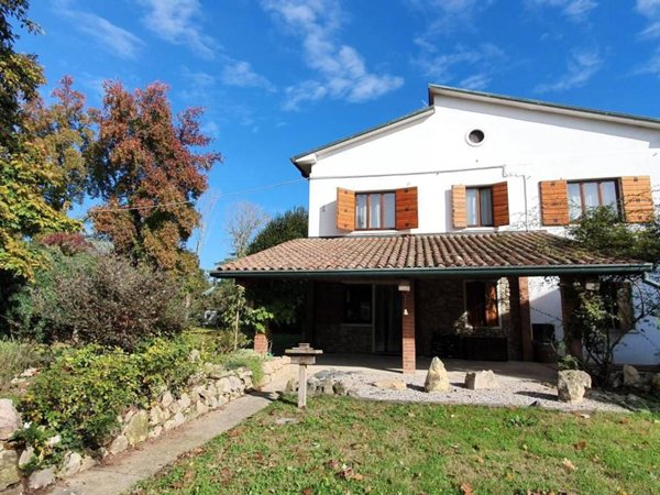 casa indipendente in vendita a Veronella