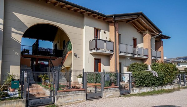 appartamento in vendita a Veronella in zona San Gregorio