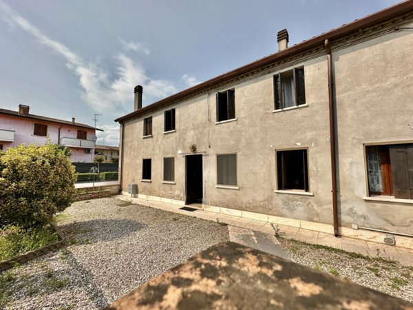 casa semindipendente in vendita a Veronella