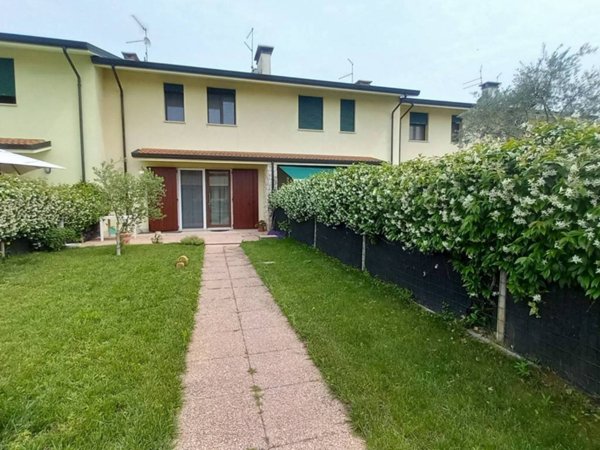 casa indipendente in vendita a Veronella