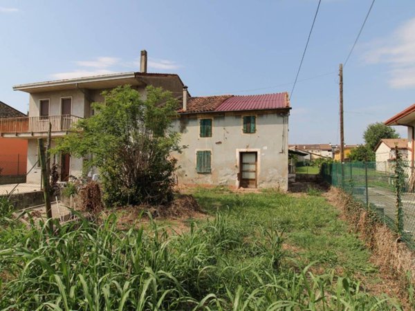 casa indipendente in vendita a Veronella in zona San Gregorio