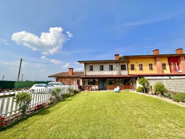 casa indipendente in vendita a Veronella
