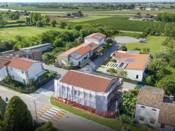 casa indipendente in vendita a Veronella in zona San Gregorio