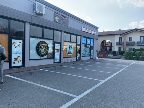 capannone in vendita a Veronella