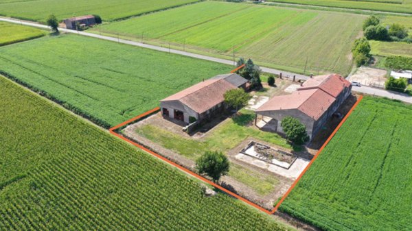casa indipendente in vendita a Veronella in zona Giavone