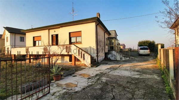 casa indipendente in vendita a Veronella in zona San Gregorio